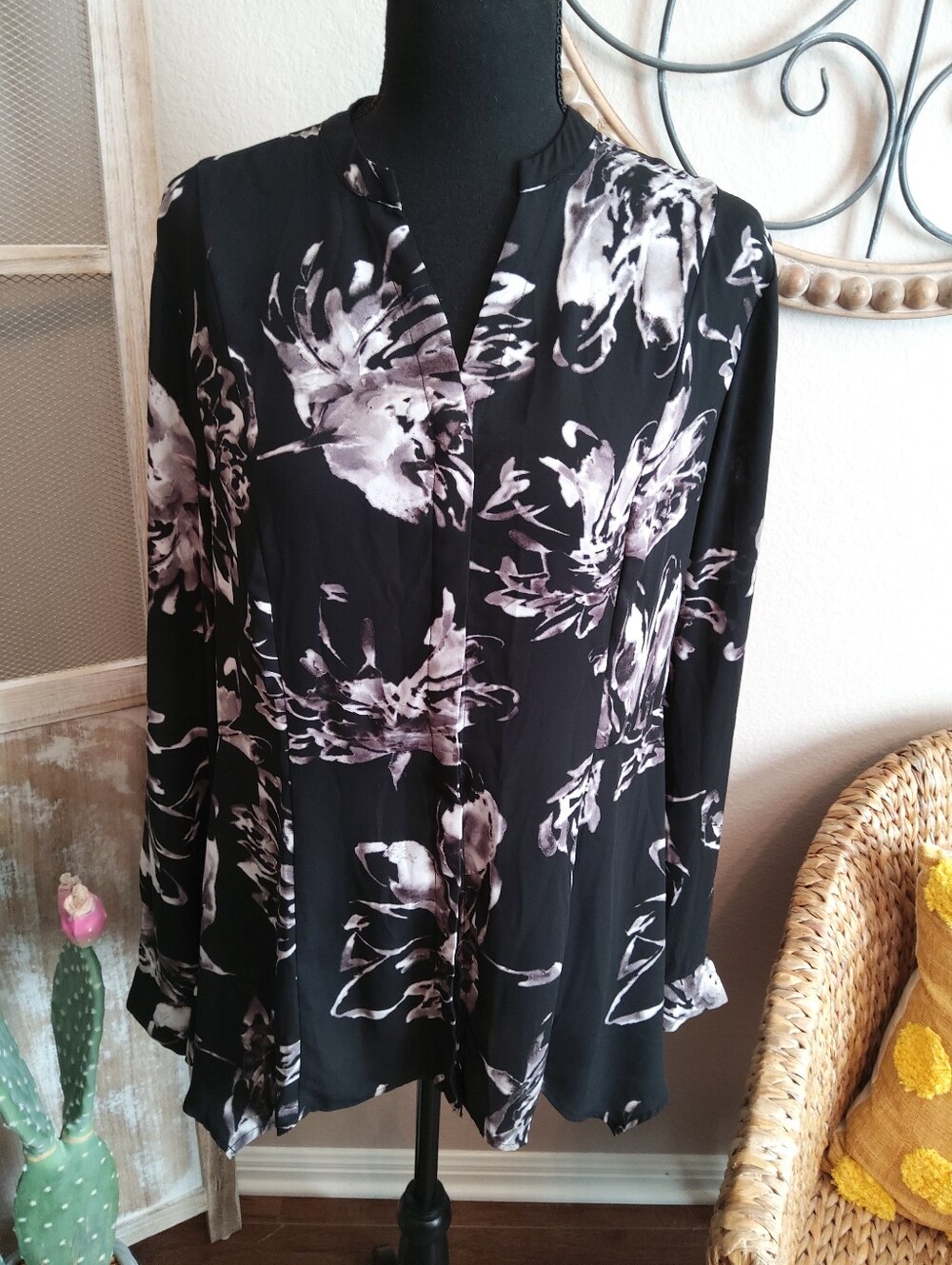 Simply Vera Vera Wang Black Floral Long-Sleeve Blouse